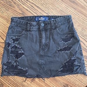 🖤HOLLISTER black denim ripped skirt 🖤 size 3